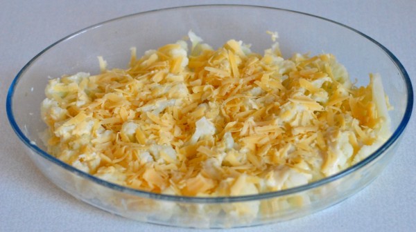 Запеченая цветная капуста с соусом бешамель и сыром